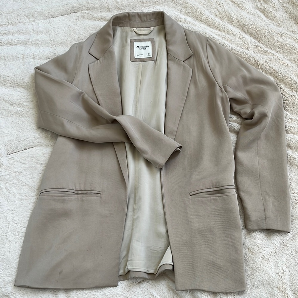 Medium Abercrombie blazer in light beige